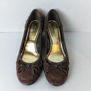 Brown Leather Wedged Casual Heels Size (9M)